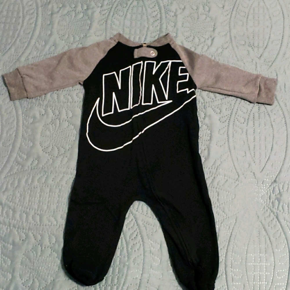 Nike boys sleeper